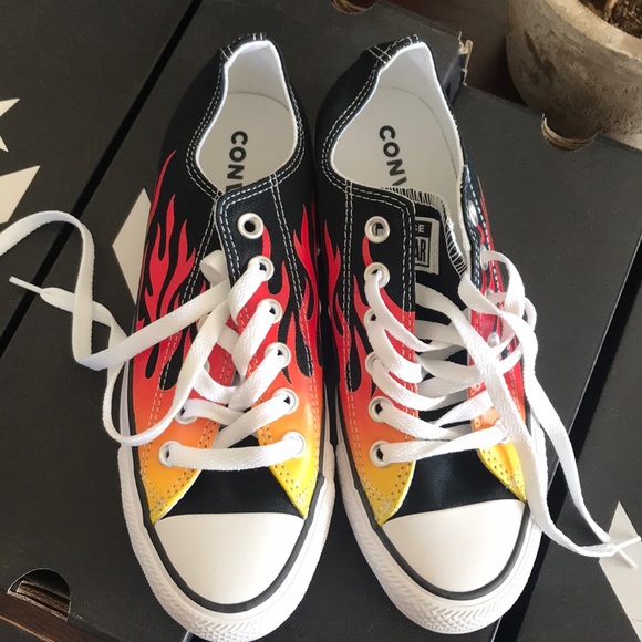 Convers - Picture 2 of 7